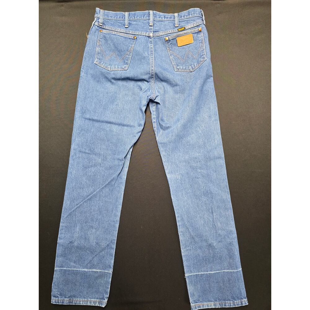 Wrangler Mens 35x34 Blue Denim Jeans Relaxed Fit Straight Leg 100% Cotton - Picture 14 of 14